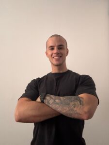 Coaching sportif et préparation physique à béziers avec enzo bernex sport santé performance force athlétique musculation haltérophilie coaching a domicile et extérieur sport en entreprise